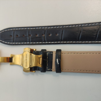 Змінна шкіряна ремінка 22 мм с застібкою "бабочка" Чорний застібка золото