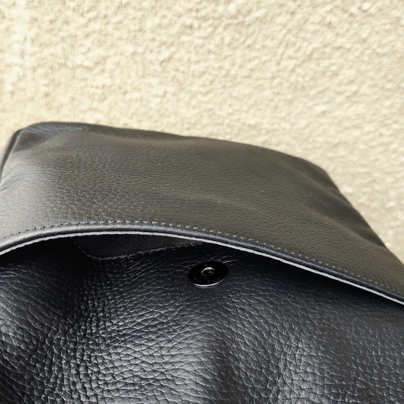 Чоловіча сумка із натуральної шкіри. Чорна