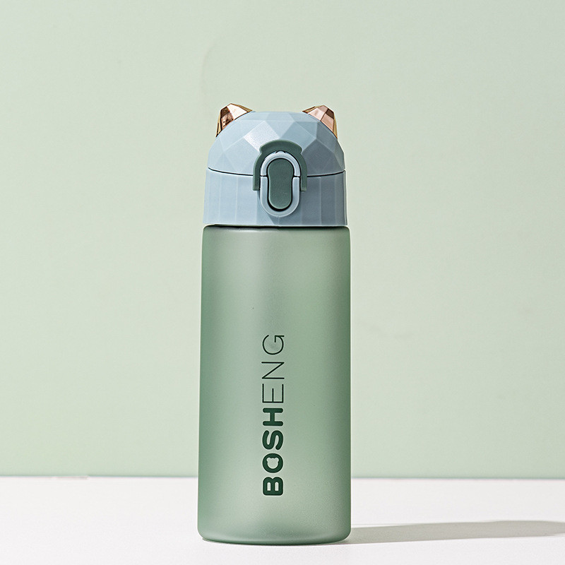 Пляшка для води на 450 мл прозора для напоїв з дозатором та ремінцем Зелений